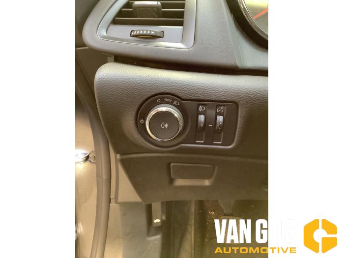 Opel Astra J Sports Tourer 1.4 16V ecoFLEX Sloopvoertuig (2012, Metallic, Grijs, Muisgrijs)