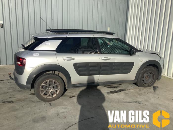 Citroen C4 Cactus 1.2 PureTech 110 12V Sloopvoertuig (2015, Metallic, Zilvergrijs)