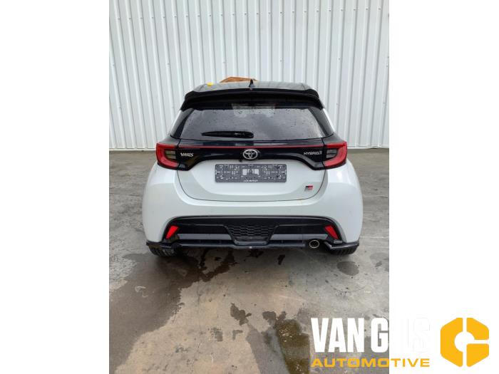 Toyota Yaris IV 1.5 12V Hybrid 115 Sloopvoertuig (2023, BITONE 2RZ)