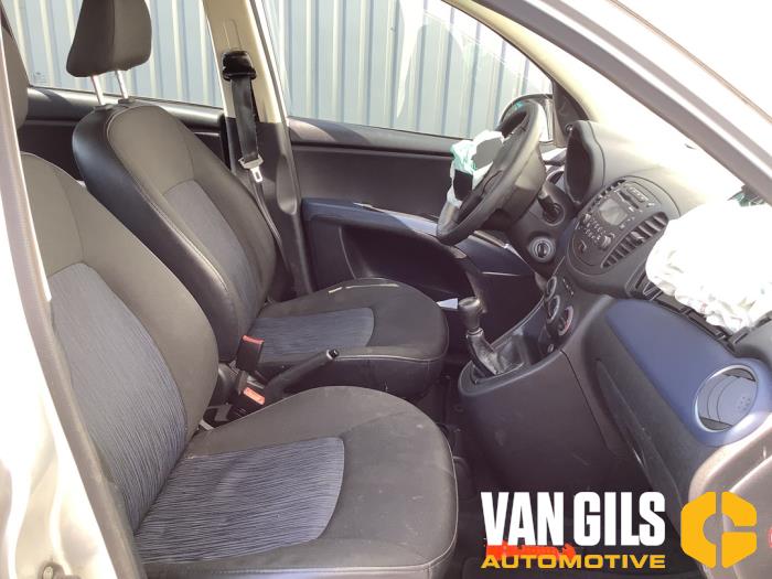 Hyundai i10 1.1i 12V Sloopvoertuig (2011, Grijs)