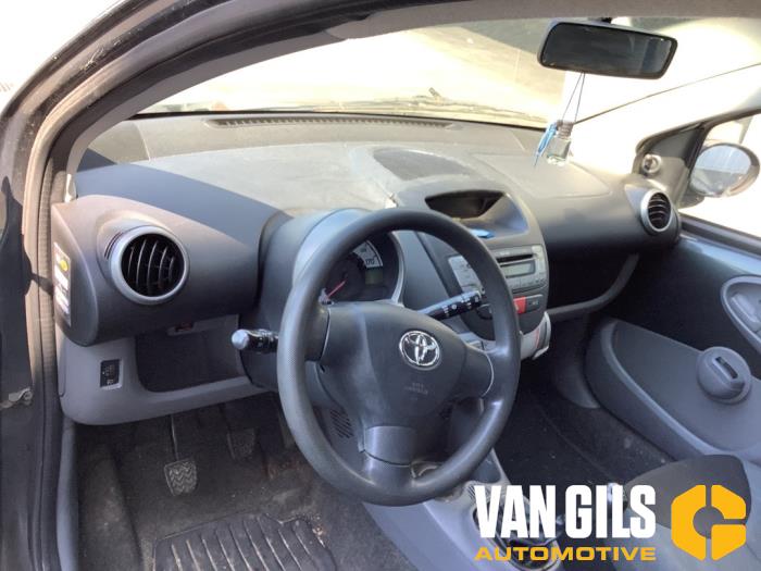 Toyota Aygo 1.0 12V VVT-i Sloopvoertuig (2007, Grijs)