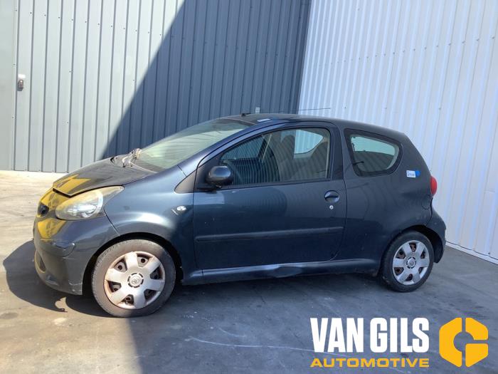 Toyota Aygo 1.0 12V VVT-i Sloopvoertuig (2007, Grijs)