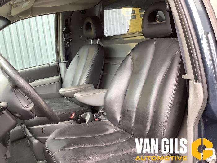 Chrysler Voyager/Grand Voyager 2.8 CRD 16V Autom. Sloopvoertuig (2010, Graniet)