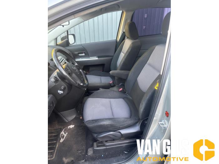 Mazda 5 2.0i 16V Sloopvoertuig (2006, Beige)