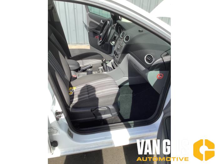 Ford Focus 2 Wagon 1.6 16V Sloopvoertuig (2008, Wit)