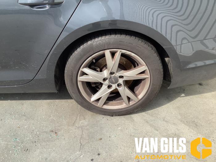 Audi A4 2.0 TDI 16V Sloopvoertuig (2016, Grijs)