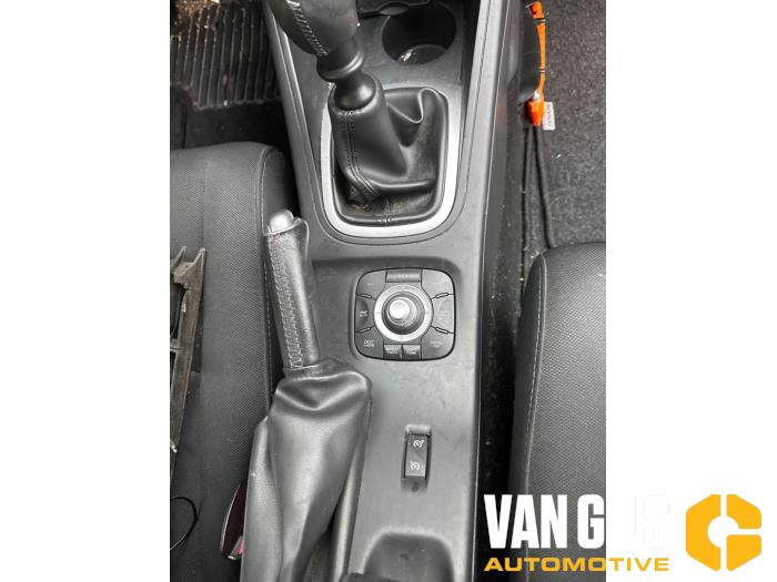 Renault Megane III Berline 1.4 16V TCe 130 Sloopvoertuig (2010, Grijs)