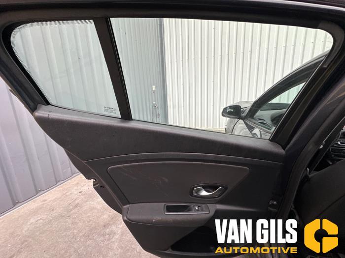 Renault Megane III Berline 1.4 16V TCe 130 Sloopvoertuig (2010, Grijs)