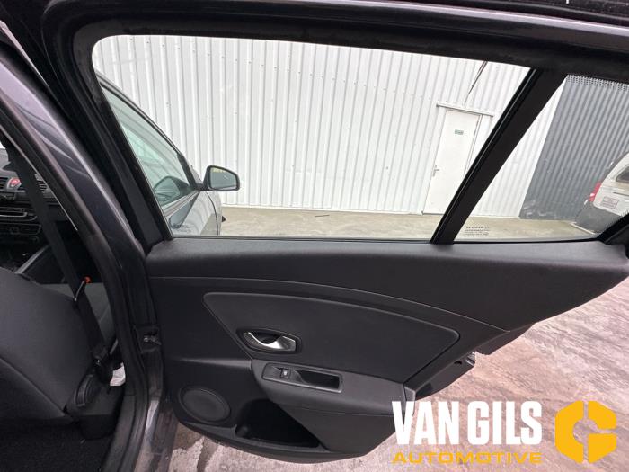 Renault Megane III Berline 1.4 16V TCe 130 Sloopvoertuig (2010, Grijs)