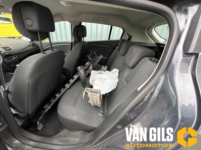 Renault Megane III Berline 1.4 16V TCe 130 Sloopvoertuig (2010, Grijs)