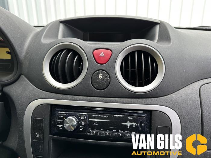 Citroen C3 1.4 16V Sensodrive Sloopvoertuig (2006, Grijs)