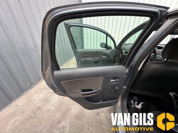 Citroen C3 1.4 16V Sensodrive Sloopvoertuig (2006, Grijs)