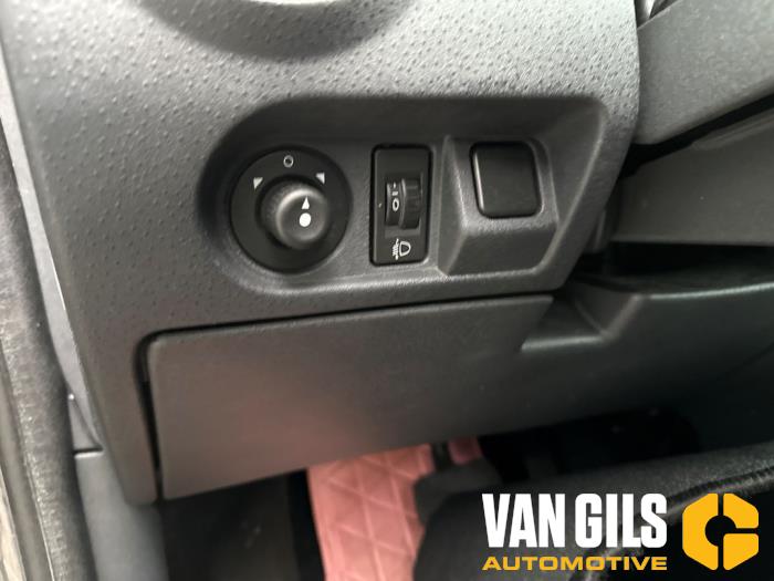 Citroen C3 1.4 16V Sensodrive Sloopvoertuig (2006, Grijs)