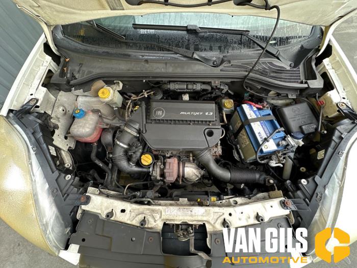 Fiat Doblo Cargo 1.3 MJ 16V DPF Euro 5 Sloopvoertuig (2011, Graniet)