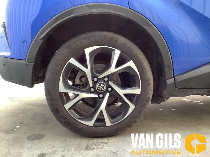 Toyota C-HR 1.8 16V Hybrid Sloopvoertuig (2017, Blauw)