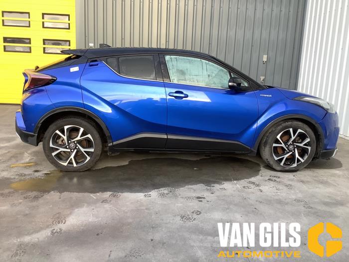 Toyota C-HR 1.8 16V Hybrid Sloopvoertuig (2017, Blauw)
