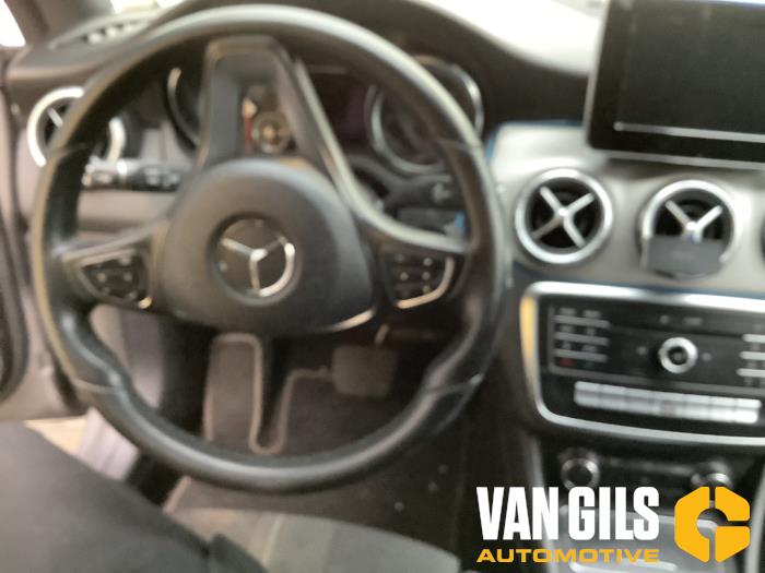 Mercedes CLA Shooting Brake 2.2 CLA-200 CDI, 200 d 16V Sloopvoertuig (2018, Wit)