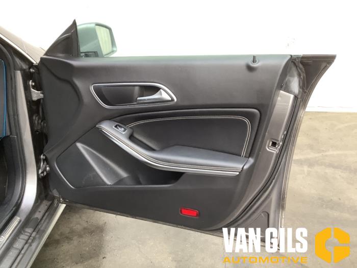 Mercedes CLA Shooting Brake 2.2 CLA-200 CDI, 200 d 16V Sloopvoertuig (2018, Wit)