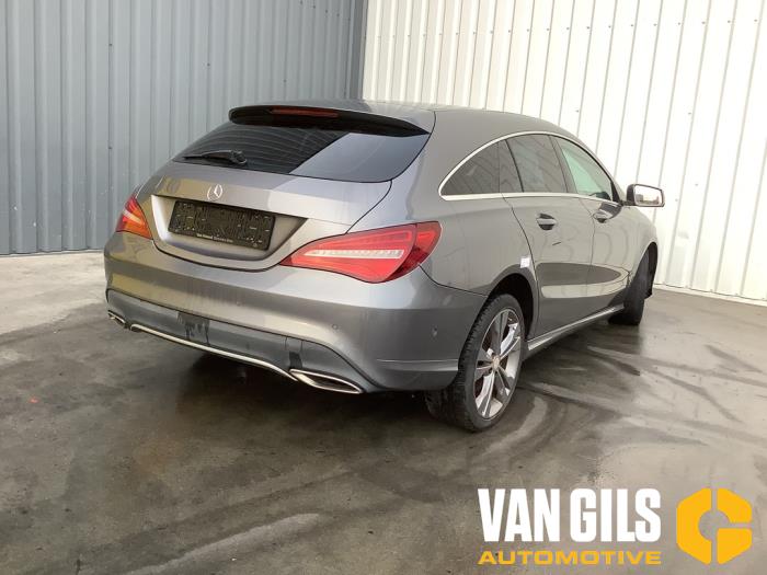 Mercedes CLA Shooting Brake 2.2 CLA-200 CDI, 200 d 16V Sloopvoertuig (2018, Wit)
