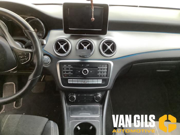 Mercedes CLA Shooting Brake 2.2 CLA-200 CDI, 200 d 16V Sloopvoertuig (2018, Wit)