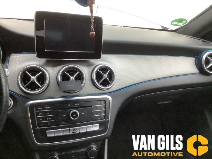 Mercedes CLA Shooting Brake 2.2 CLA-200 CDI, 200 d 16V Sloopvoertuig (2018, Wit)