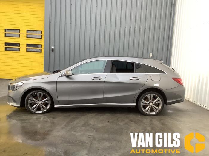 Mercedes CLA Shooting Brake 2.2 CLA-200 CDI, 200 d 16V Sloopvoertuig (2018, Wit)