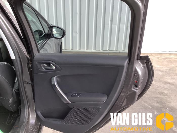 Peugeot 2008 1.2 12V e-THP PureTech 110 Sloopvoertuig (2017, Grijs)
