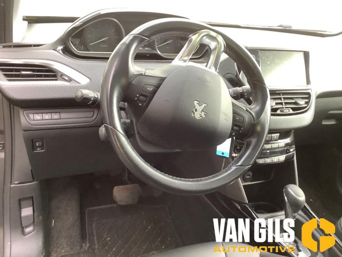 Peugeot 2008 1.2 12V e-THP PureTech 110 Sloopvoertuig (2017, Grijs)