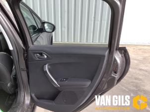 Peugeot 2008 1.2 12V e-THP PureTech 110 Sloopvoertuig (2017, Grijs)