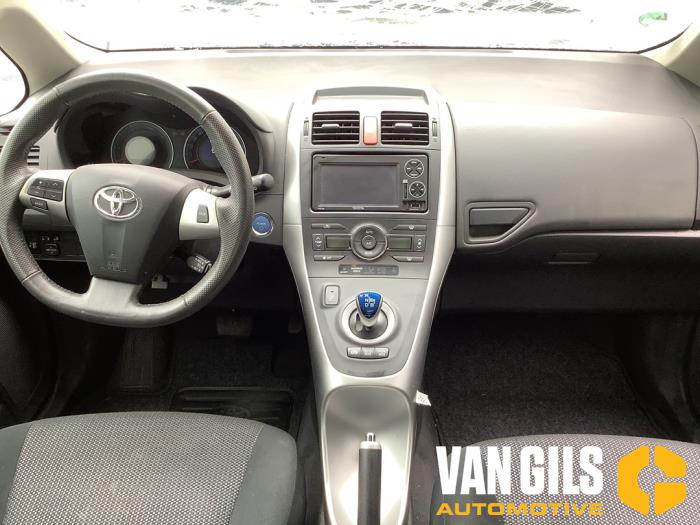 Toyota Auris 1.8 16V HSD Full Hybrid Sloopvoertuig (2012, Grijs)