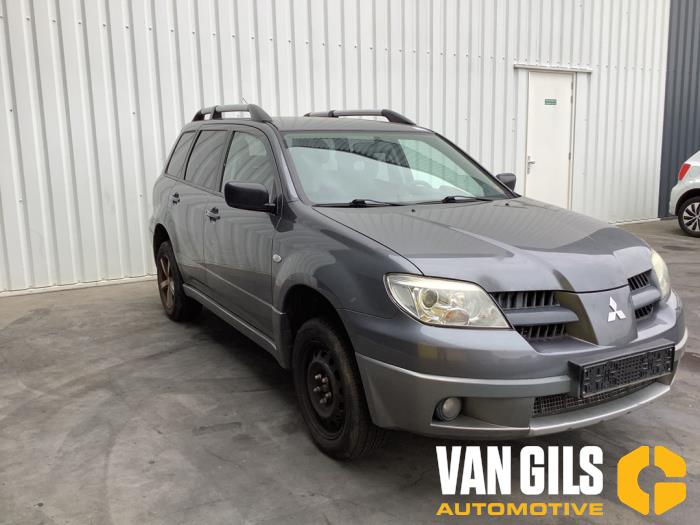 Mitsubishi Outlander 2.0 16V 4x2 Sloopvoertuig (2006, Grijs)