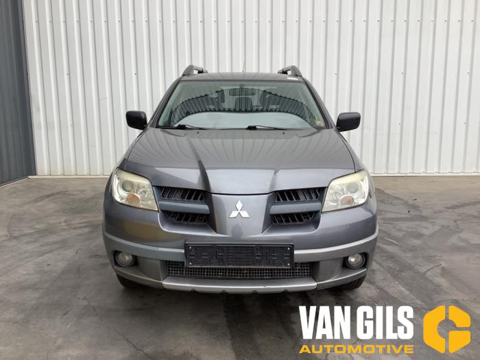Mitsubishi Outlander 2.0 16V 4x2 Sloopvoertuig (2006, Grijs)
