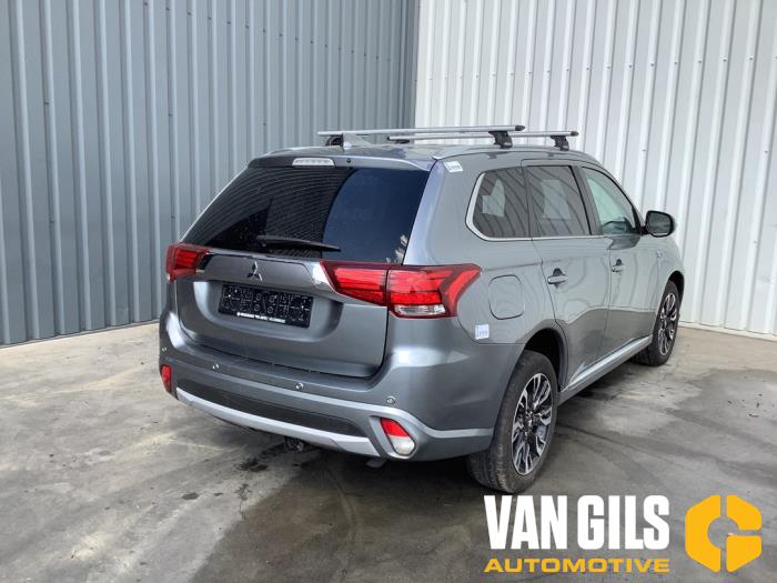 Mitsubishi Outlander 2.0 16V PHEV 4x4 Sloopvoertuig (2016, Grijs)