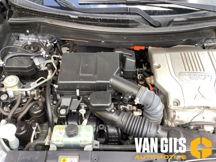 Mitsubishi Outlander 2.0 16V PHEV 4x4 Sloopvoertuig (2016, Grijs)