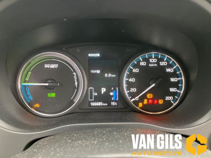 Mitsubishi Outlander 2.0 16V PHEV 4x4 Sloopvoertuig (2016, Grijs)