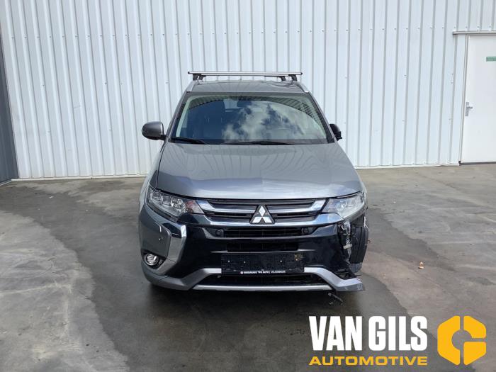 Mitsubishi Outlander 2.0 16V PHEV 4x4 Sloopvoertuig (2016, Grijs)