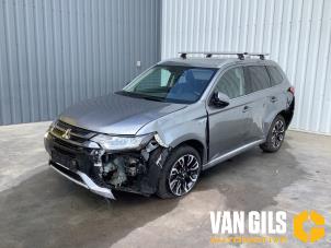 Mitsubishi Outlander 2.0 16V PHEV 4x4 Sloopvoertuig (2016, Grijs)