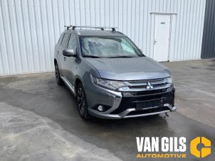Mitsubishi Outlander 2.0 16V PHEV 4x4 Sloopvoertuig (2016, Grijs)