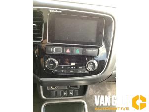 Mitsubishi Outlander 2.0 16V PHEV 4x4 Sloopvoertuig (2016, Grijs)