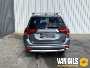 Mitsubishi Outlander 2.0 16V PHEV 4x4 Sloopvoertuig (2016, Grijs)
