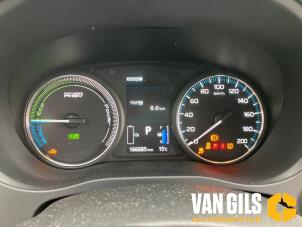 Mitsubishi Outlander 2.0 16V PHEV 4x4 Sloopvoertuig (2016, Grijs)