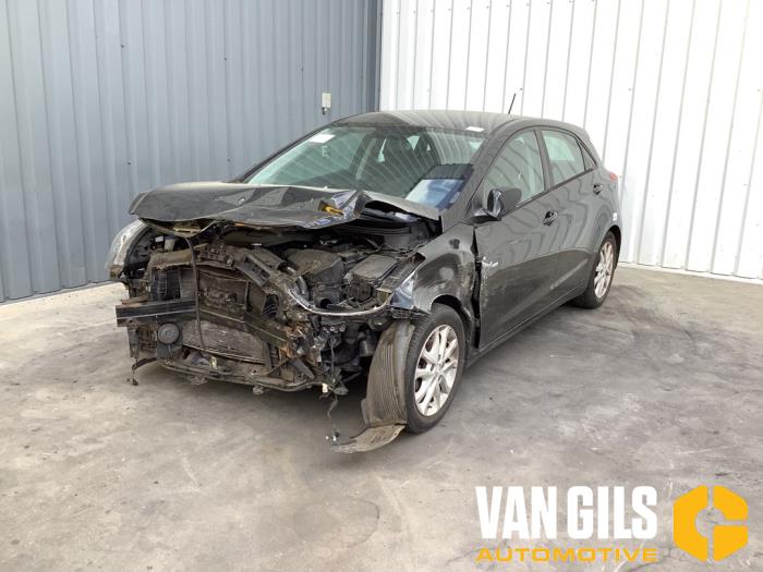 Hyundai i30 1.6 GDI Blue 16V Sloopvoertuig (2012, Zwart)