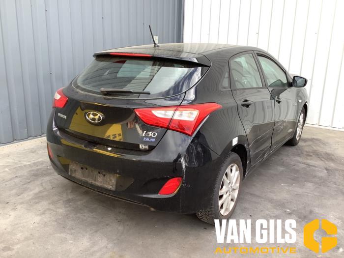 Hyundai i30 1.6 GDI Blue 16V Sloopvoertuig (2012, Zwart)