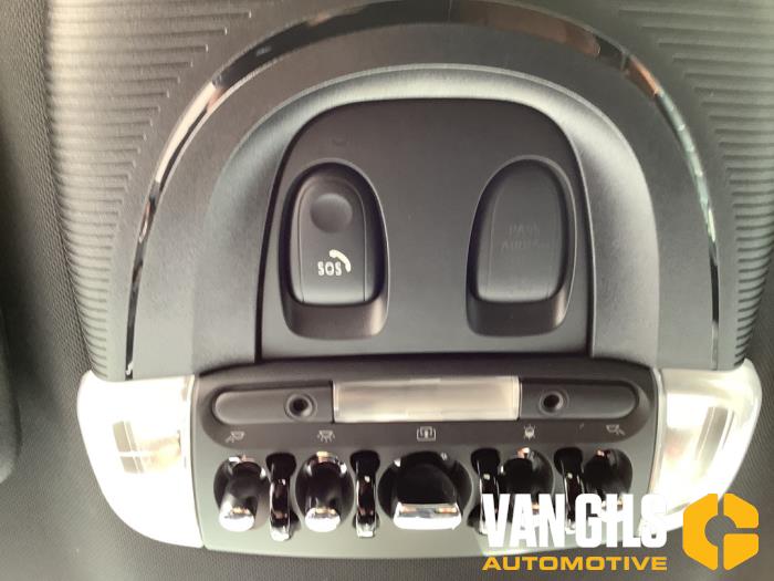 Mini Countryman 1.5 12V Cooper Sloopvoertuig (2020, Groen)