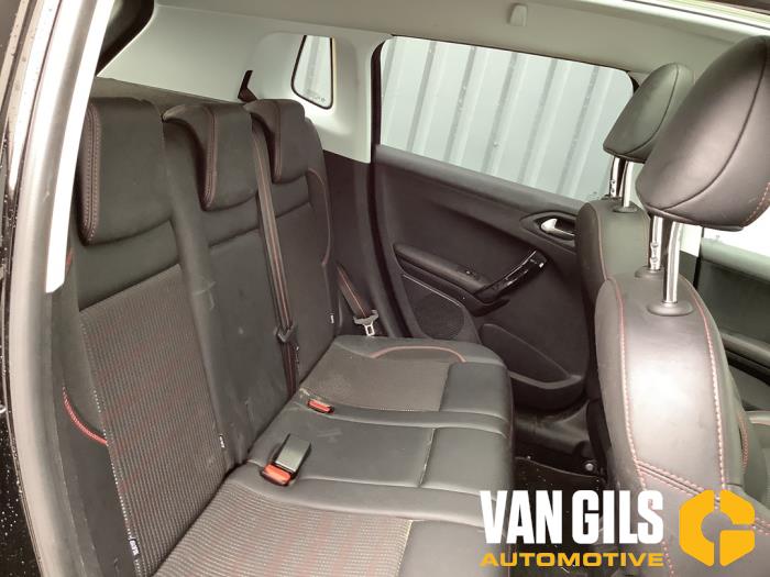 Peugeot 2008 1.2 12V e-THP PureTech 110 Sloopvoertuig (2018, Zwart)