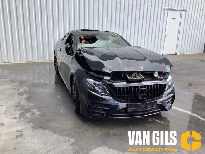 Mercedes E E-200 2.0 Turbo 16V Sloopvoertuig (2017, Zwart)