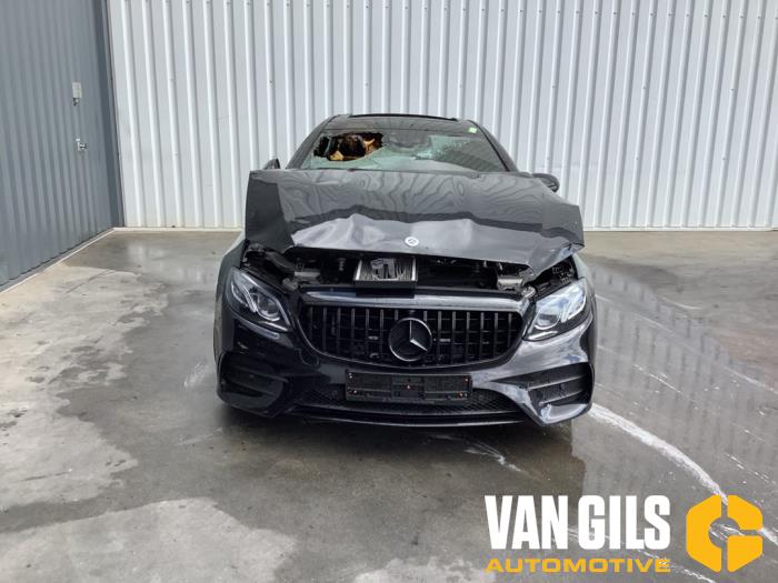 Mercedes E E-200 2.0 Turbo 16V Sloopvoertuig (2017, Zwart)