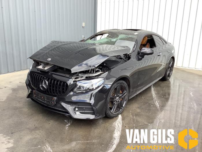 Mercedes E E-200 2.0 Turbo 16V Sloopvoertuig (2017, Zwart)
