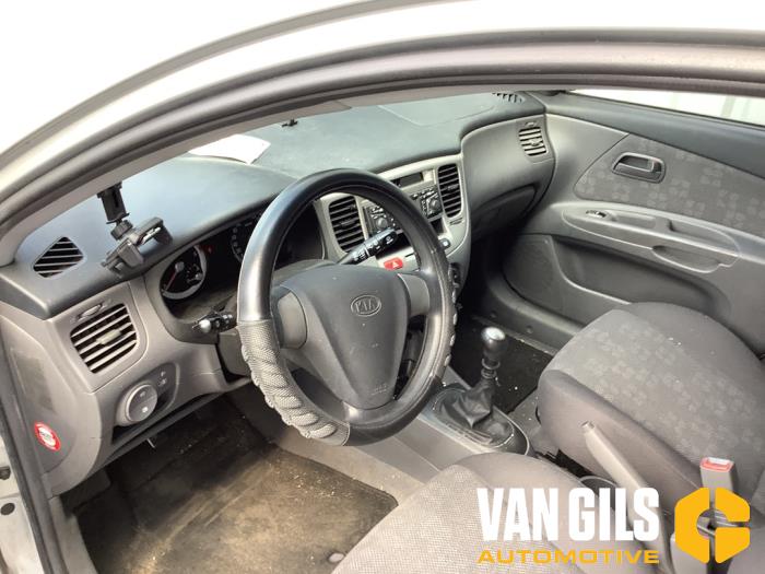 Kia Rio II 1.4 16V Sloopvoertuig (2007, Grijs)