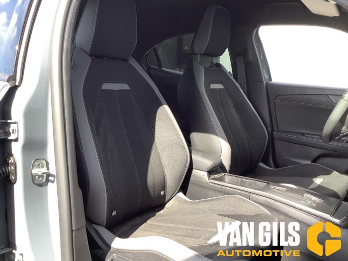 Opel Mokka 1.2 Turbo Hybrid 12V Sloopvoertuig (2025, Grijs)